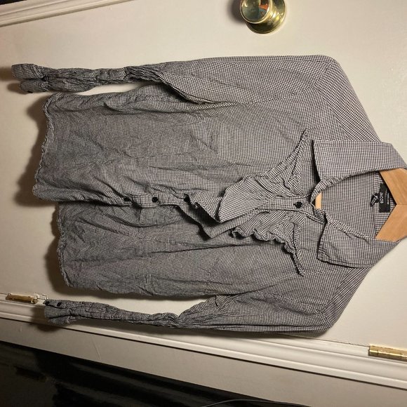 🦋 3/$25 Jacob Gingham Button-Up with Frills - Picture 2 of 15